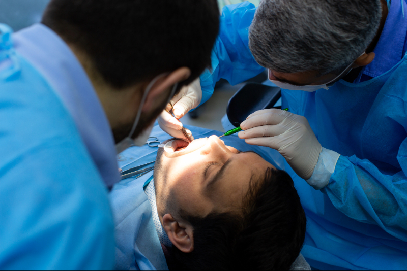 Oralna hirurgija- Kolović Dent Stomatološka ordinacija